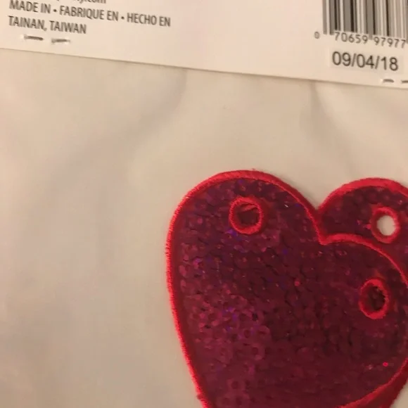 Simplicity White Kids Sneakers with Hot Pink Laces and Sequin Heart Patches - Picture 2 of 3